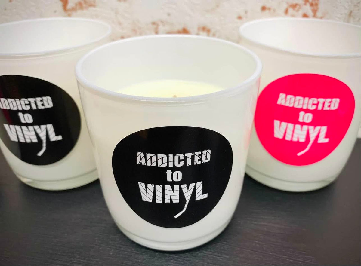 CANDLE - ADDICTED TO VINYL - BLACK