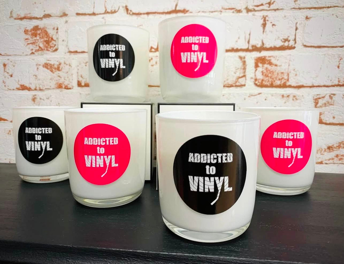 CANDLE - ADDICTED TO VINYL - BLACK